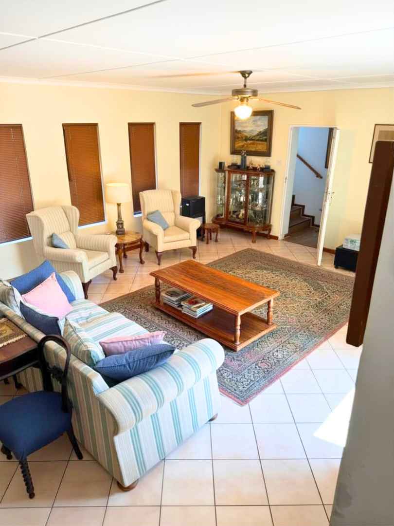 5 Bedroom Property for Sale in Kenton On Sea Eastern Cape